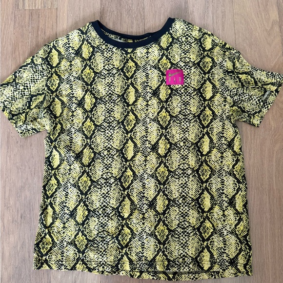 Nike Other - Nike Snake Print Tee